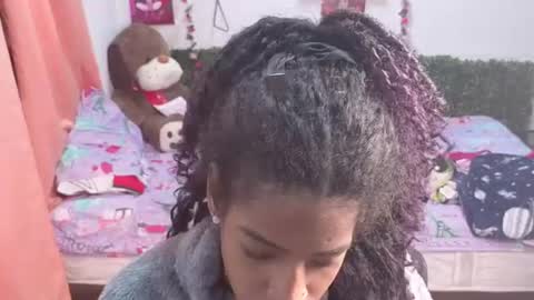 thiana_horny online show from July 15, 2:22 pm