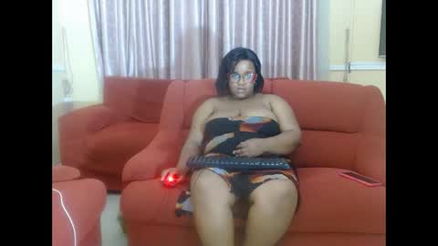 thickjuicyxxx online show from October 8, 7:29 pm