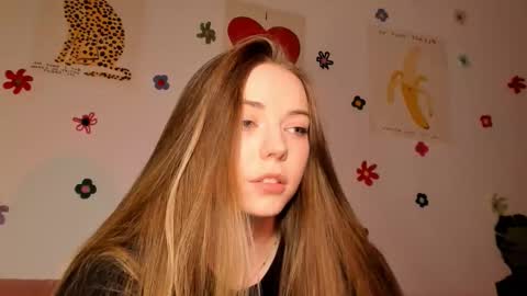 Snapshot of thisisamelia chatting on October 5, 4:34 pm Amelia  shows on mondays fridays and sundays  if anything changes im giving updates on my fansly  online show from October 5, 4:34 pm