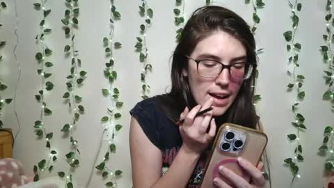 thistlefernsby online show from July 30, 2:34 am