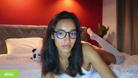 Snapshot of tia_j chatting on October 20, 5:16 pm tia_j online show from October 20, 5:16 pm