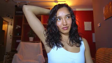 Snapshot of tia_j chatting on October 25, 4:58 pm tia_j online show from October 25, 4:58 pm