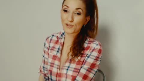 Snapshot of tiannarae chatting on February 10, 2:08 am TIANNA online show from February 10, 2:08 am