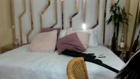    online show from January 22, 9:00 pm