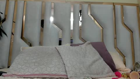    online show from January 8, 8:50 pm