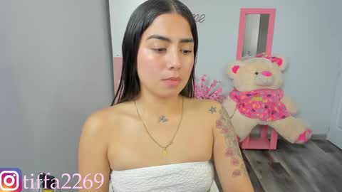 Snapshot of tifany_tay2 chatting on February 6, 3:16 am hey am julietha online show from February 6, 3:16 am