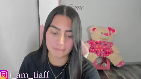 Snapshot of tifany_tay2 chatting on September 24, 12:20 am hey am julietha online show from September 24, 12:20 am