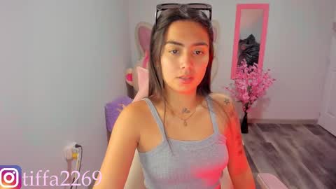 Snapshot of tifany_tay2 chatting on December 24, 4:11 am hey am julietha online show from December 24, 4:11 am