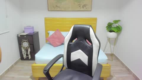 T I F F A N N Y online show from February 15, 12:01 pm