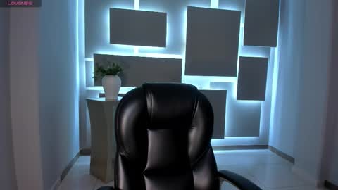 Tiffanny Sins online show from November 8, 3:55 am