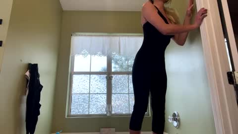 Tiffany Dove online show from January 30, 5:17 pm