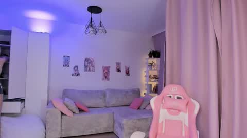 Tiffany online show from January 17, 3:25 am