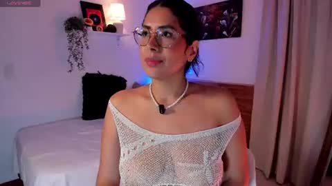 tina_olsen07 online show from August 5, 11:33 pm
