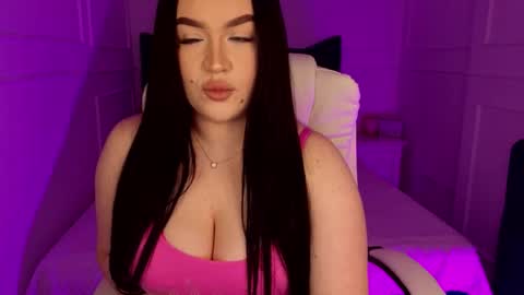 hi im curvy babyface girlie Tina online show from March 10, 4:00 pm