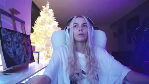 stage Kylie Sinner  brand CLITBAIT online show from November 18, 12:22 am