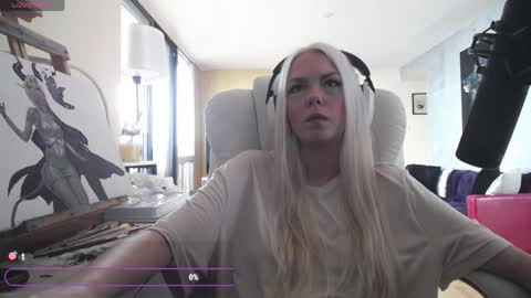 stage Kylie Sinner  brand CLITBAIT online show from April 1, 1:41 pm