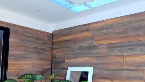 Instagram  tinyw0nder online show from April 27, 10:18 pm