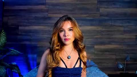 Snapshot of tinyw0nder chatting on October 15, 10:01 pm Instagram tinyw0nder online show from October 15, 10:01 pm