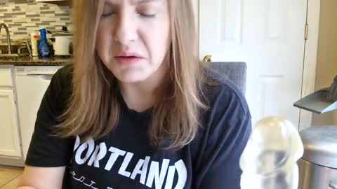 tinywithtiddies online show from March 27, 2:51 pm