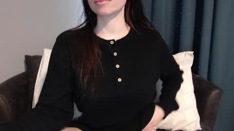 TinyyTina online show from January 2, 4:02 pm