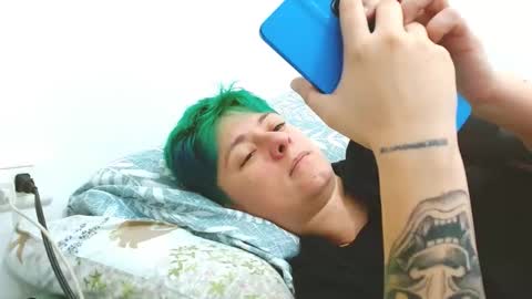 Blue online show from February 5, 9:29 pm