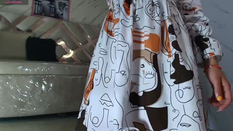 leyla  online show from January 31, 3:30 am