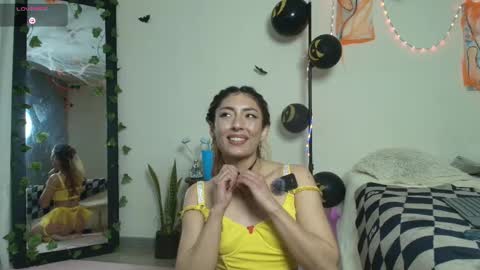 leyla  online show from October 31, 8:57 pm