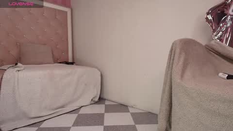 leyla  online show from February 8, 8:53 pm