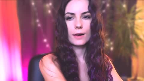 Elizabeth online show from December 31, 5:18 pm