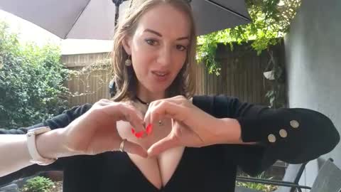 Topsy online show from March 18, 8:52 am