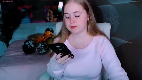 tori_blond online show from November 15, 7:31 am