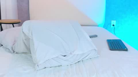 tracielowe_w online show from September 13, 6:43 am