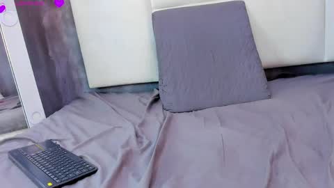 Tracy Wright online show from April 4, 2:27 pm