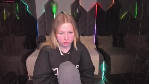 Snapshot of triplesec_ chatting on October 23, 6:30 am Tasya online show from October 23, 6:30 am