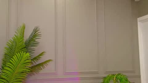 trisha_winslet online show from September 22, 9:30 am