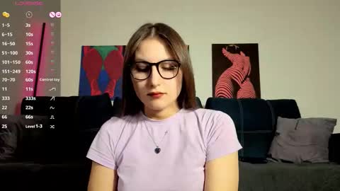 trixibell online show from December 20, 5:11 am