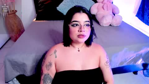 trixxiee_ online show from November 13, 7:24 pm