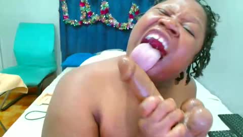 TrueBella30 online show from March 5, 5:42 pm