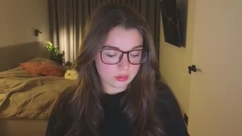 Ariana online show from November 17, 7:25 pm