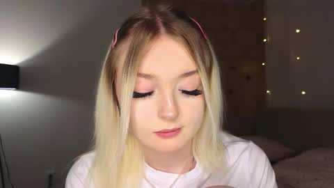 twinklefluff online show from February 28, 4:50 pm