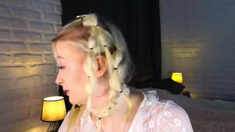 Snapshot of twinklefluff chatting on October 11, 4:20 pm twinklefluff online show from October 11, 4:20 pm