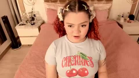 Twiggy online show from March 10, 8:34 pm