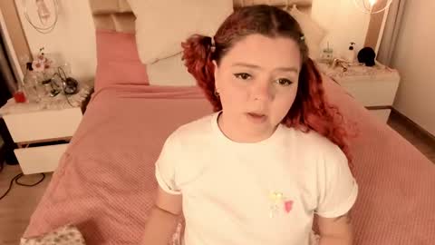 Twiggy online show from March 1, 7:59 pm