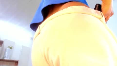 tylla__ online show from March 22, 8:20 am