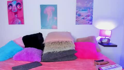 tyra   online show from November 7, 3:34 am