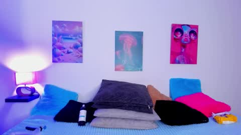 tyra   online show from December 3, 3:09 am