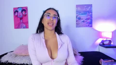 tyra   online show from October 16, 3:09 am