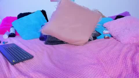 tyra   online show from November 29, 7:12 am