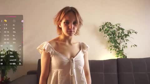 Lili online show from December 22, 5:49 pm