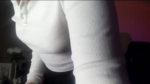 Vickie online show from October 29, 3:14 pm